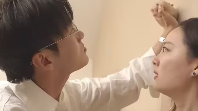 逢迎海报