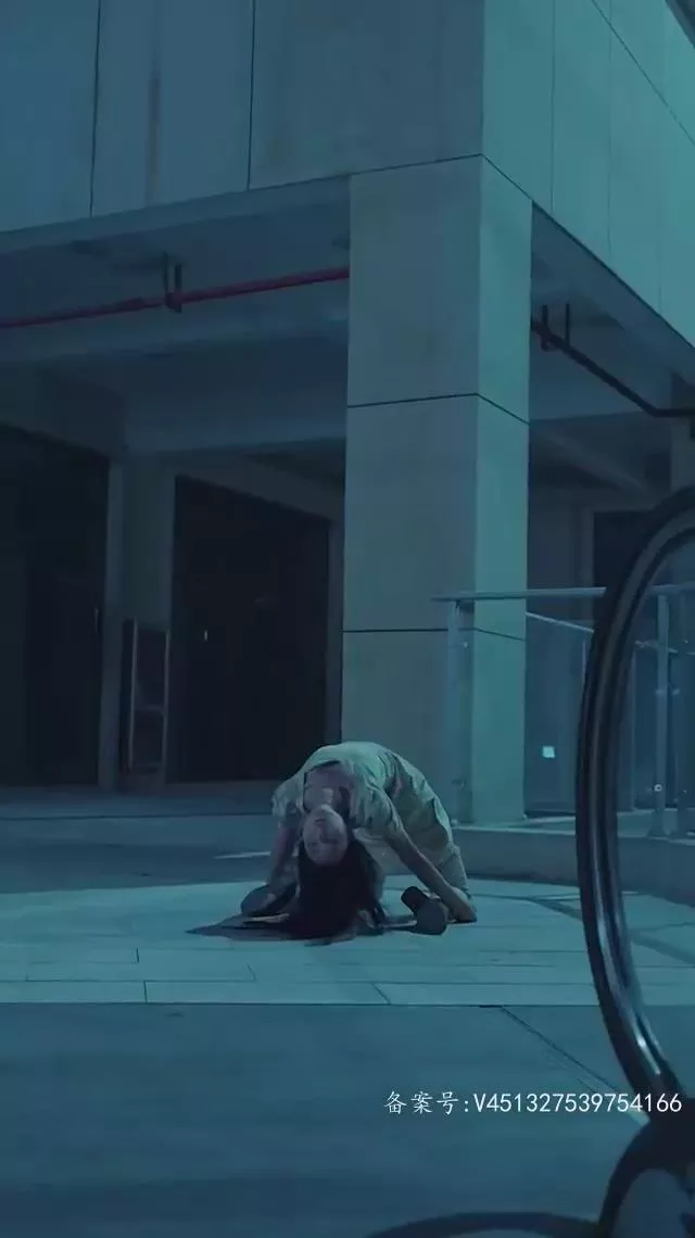 重生末日前海报