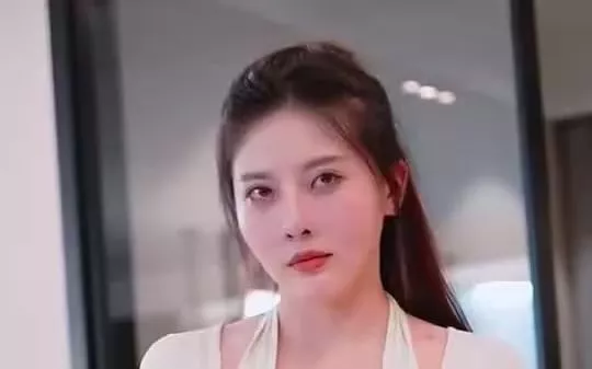 孤注一掷再见前妻（离婚后高冷女总裁痛哭流涕海报